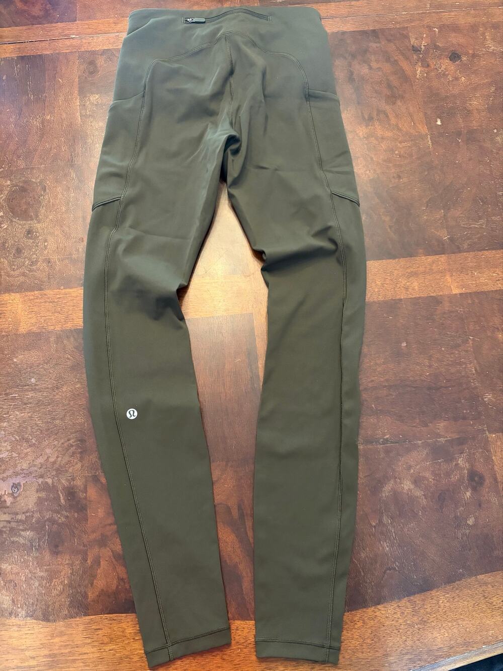 Lululemon Size 4 High-Rise Green Leggings w/ Side Pockets & Back Zip